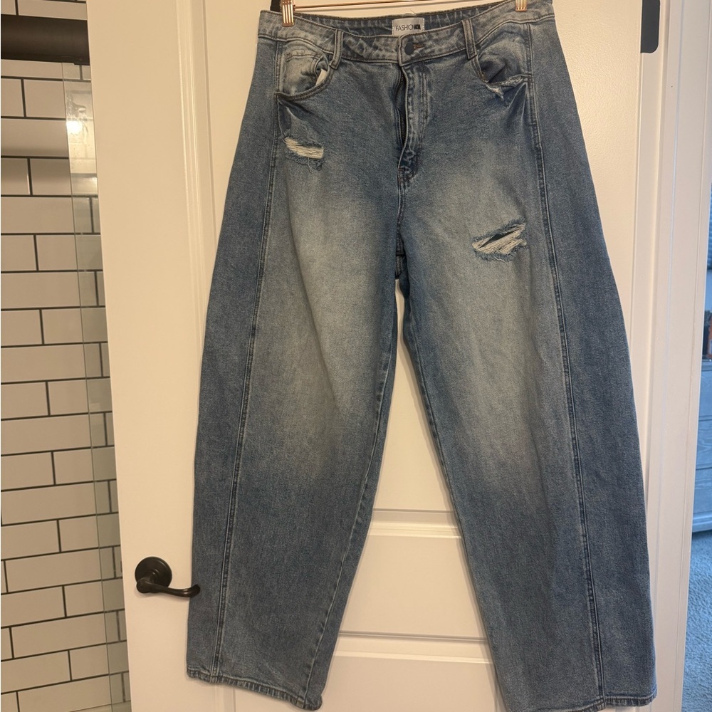 Casual Light Blue Distressed Jeans